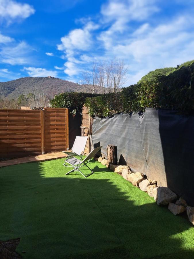 Mazet Dans Residence Avec Piscine Bagnols-en-Forêt Exterior foto